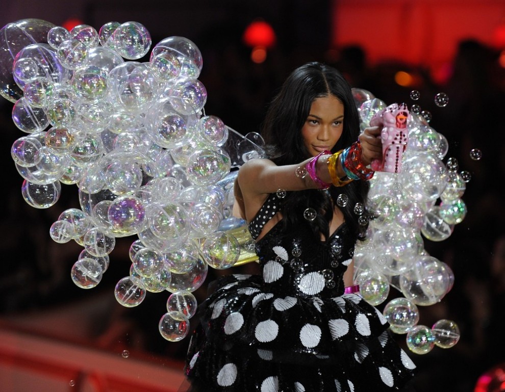 Фотография: Очередное грандиозное шоу от Victoria's Secret №9 - BigPicture.ru