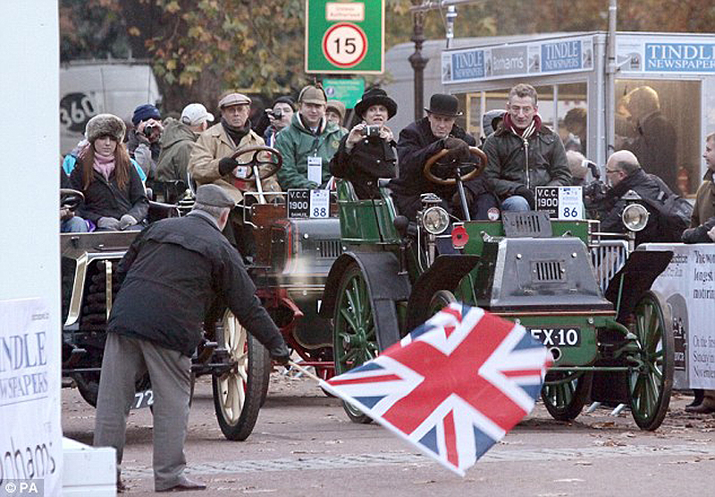 Фотография: Автопробег на ретромобилях из Лондона в Брайтон №5 - BigPicture.ru