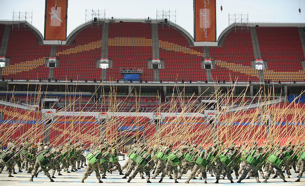 Фотография: Подготовка к открытию Азиатских игр в Китае №23 - BigPicture.ru