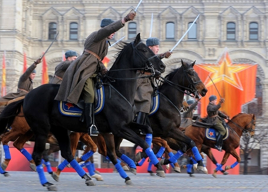 Фотография: Красная площадь приняла парад 1941 года №21 - BigPicture.ru