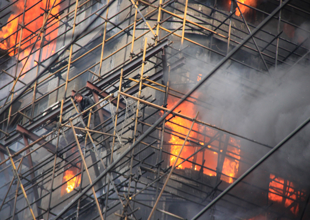 Фотография: Пожар в шанхайском жилом доме №5 - BigPicture.ru