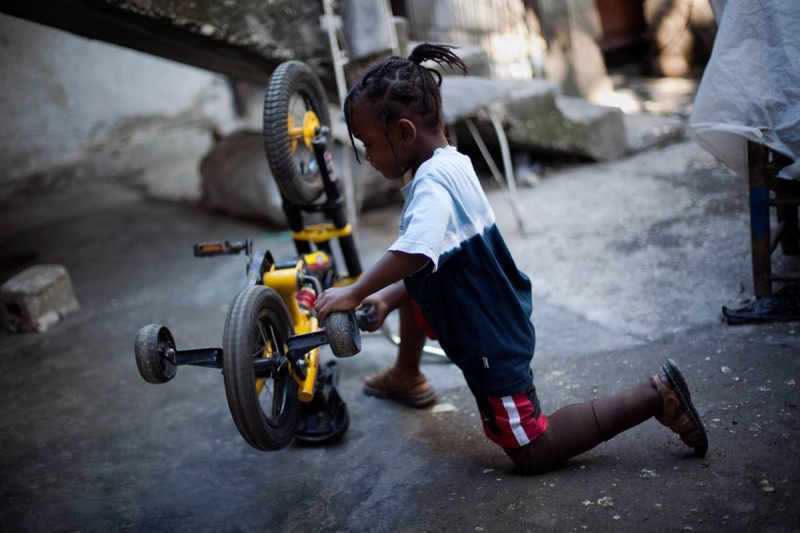 Фотография: Маленький инвалид с Гаити №1 - BigPicture.ru