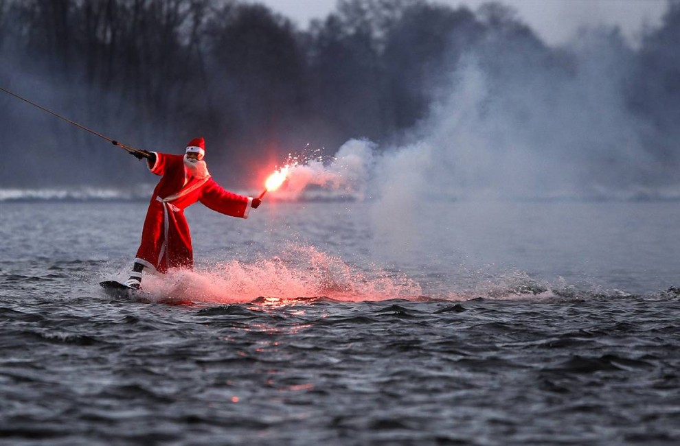 Фотография: Разные Санта Клаусы №6 - BigPicture.ru
