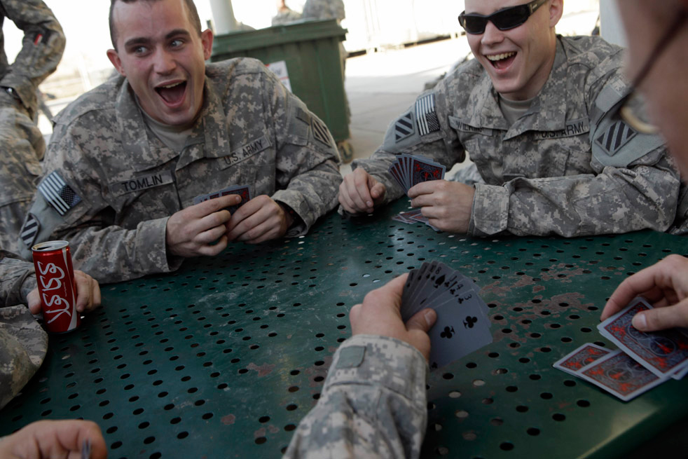 Почему нельзя играть в карты в армии веб камера рулетка онлайн с девушками