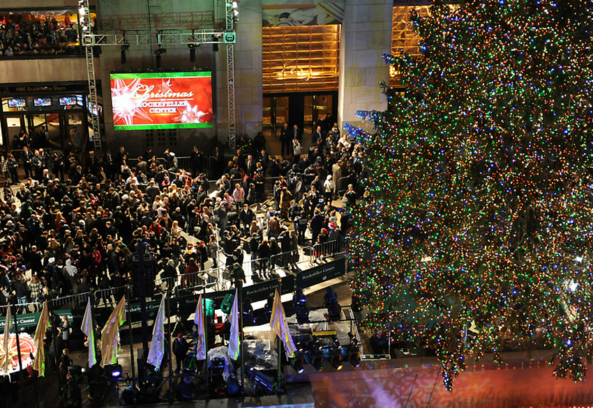 Фотография: Церемония зажжения рождественской елки на Рокфеллер-плаза №9 - BigPicture.ru