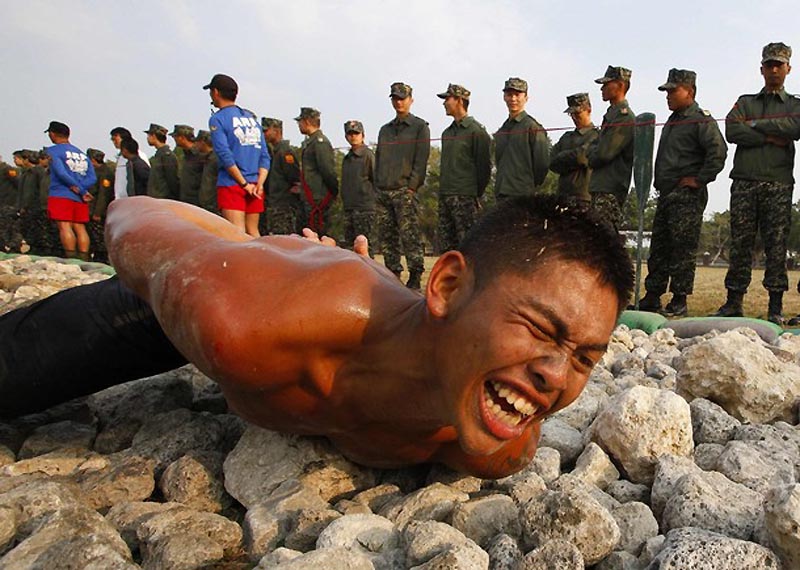 Фотография: Экзамен водолазов-разведчиков морской пехоты Тайваня №14 - BigPicture.ru