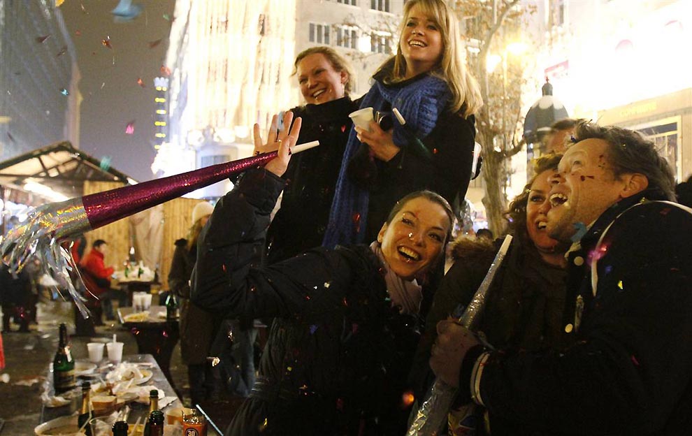 Фотография: Празднование Нового 2011 года во всем мире (Часть 1) №9 - BigPicture.ru