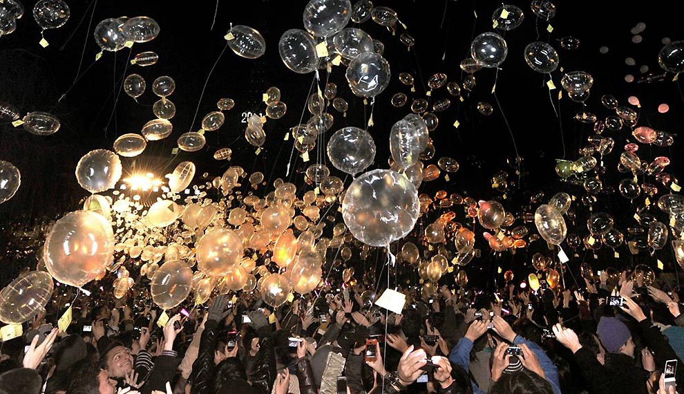 Фотография: Празднование Нового 2011 года во всем мире (Часть 1) №11 - BigPicture.ru