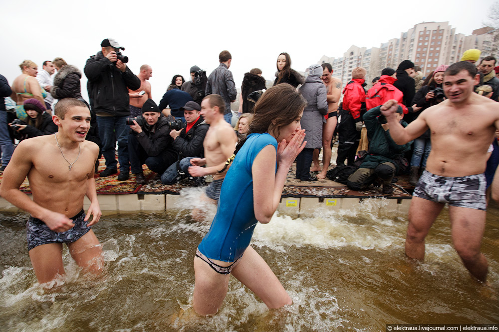 Фотография: Как купались на Крещение в Киеве №12 - BigPicture.ru