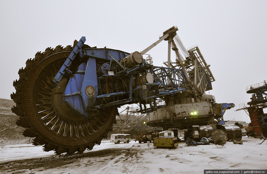 Угольный разрез «Богатырь»в Казахстане