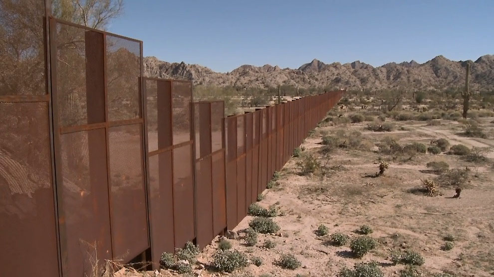 Фотография: Пограничная стена между США и Мексикой №21 - BigPicture.ru
