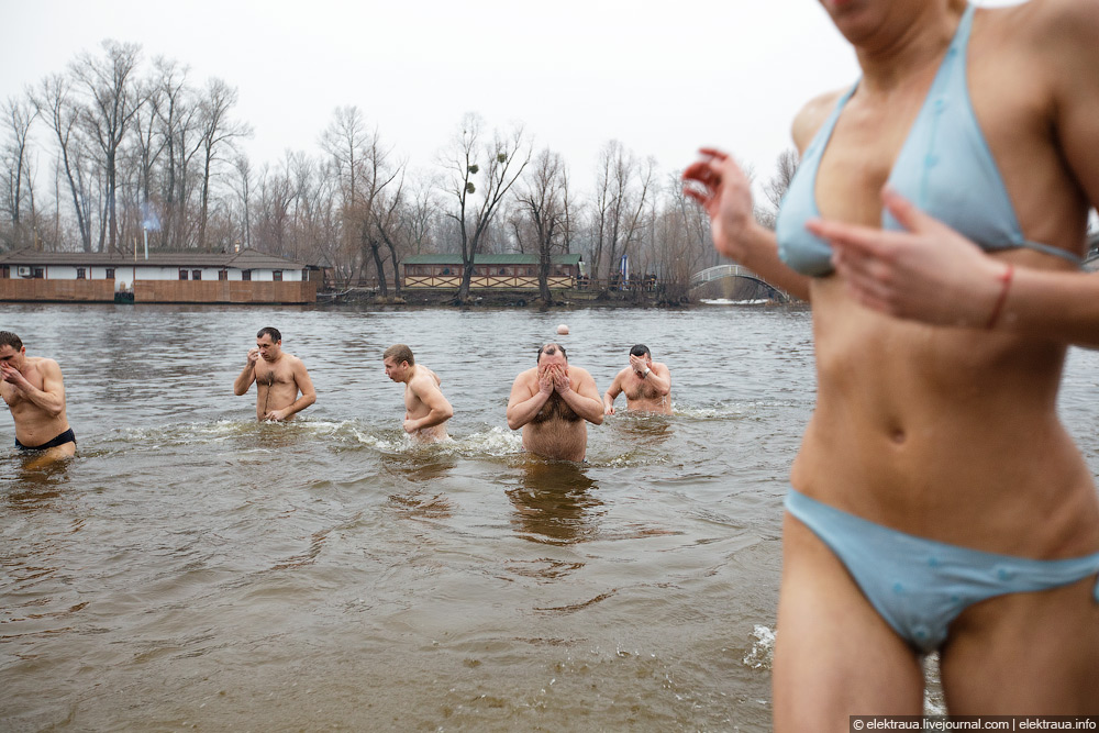 Фотография: Как купались на Крещение в Киеве №24 - BigPicture.ru