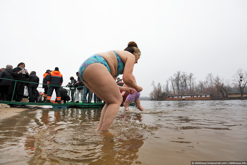 Фотография: Как купались на Крещение в Киеве №25 - BigPicture.ru