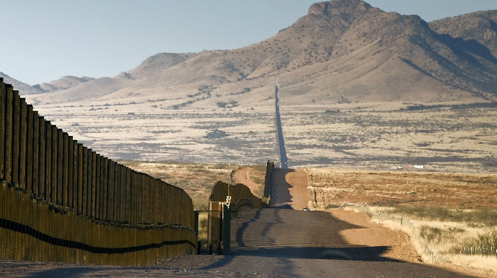 Фотография: Пограничная стена между США и Мексикой №1 - BigPicture.ru