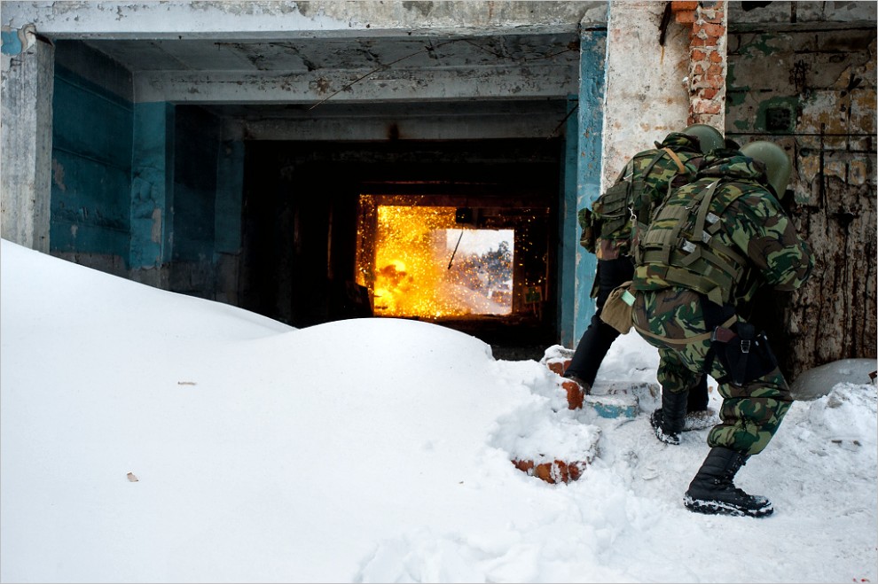 Фотография: Учения милицейского спецназа в Кургане №65 - BigPicture.ru