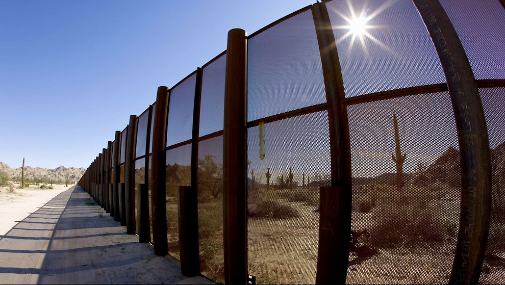Фотография: Пограничная стена между США и Мексикой №2 - BigPicture.ru