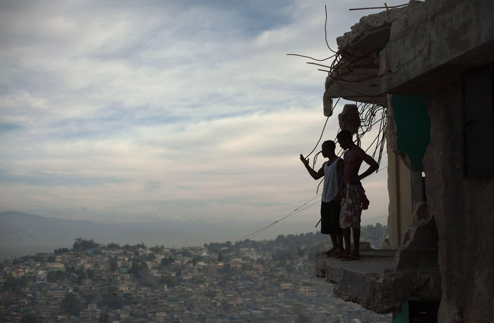 Фотография: Первая годовщина землетрясения на Гаити №2 - BigPicture.ru