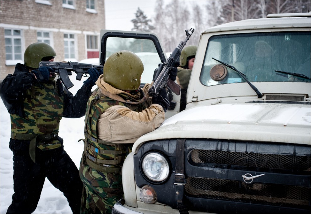 Фотография: Учения милицейского спецназа в Кургане №42 - BigPicture.ru