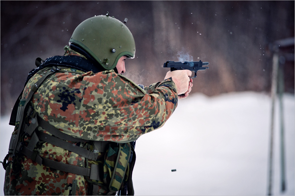 Фото солдата со спины