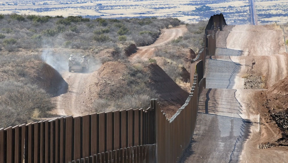 Фотография: Пограничная стена между США и Мексикой №35 - BigPicture.ru