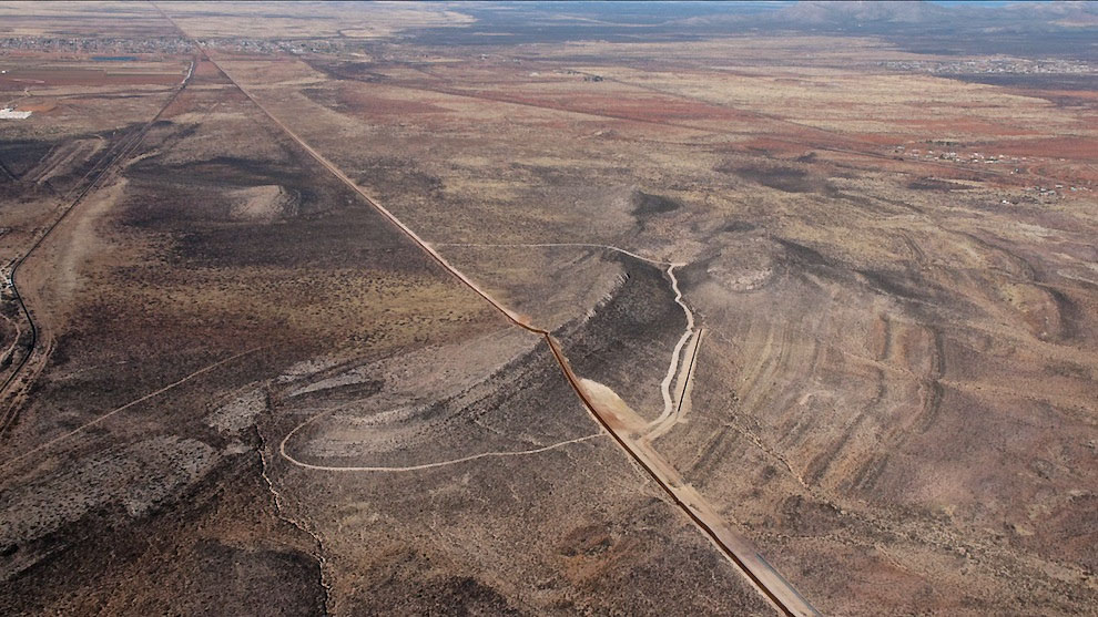 Фотография: Пограничная стена между США и Мексикой №34 - BigPicture.ru