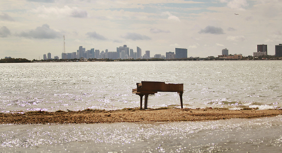 Фотография: Рояль на отмели в Майами №4 - BigPicture.ru