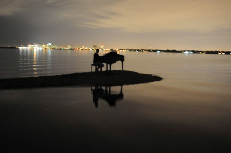 Фотография: Рояль на отмели в Майами №1 - BigPicture.ru
