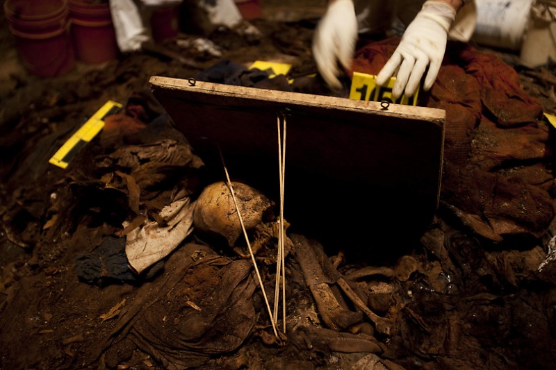 Фотография: Массовое захоронение в Гватемале №1 - BigPicture.ru