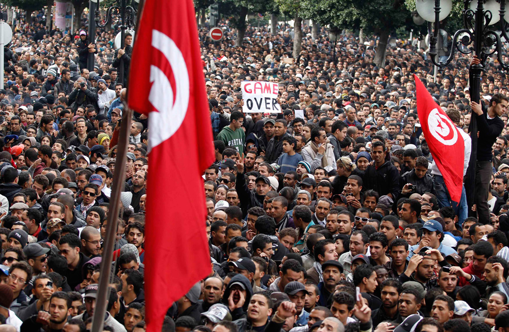 Фотография: Беспорядки в Тунисе №8 - BigPicture.ru