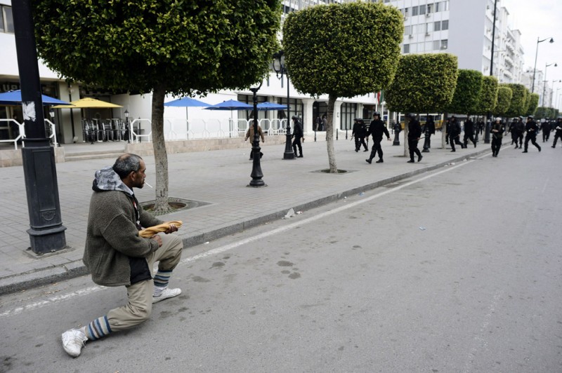 Фотография: Беспорядки в Тунисе №1 - BigPicture.ru