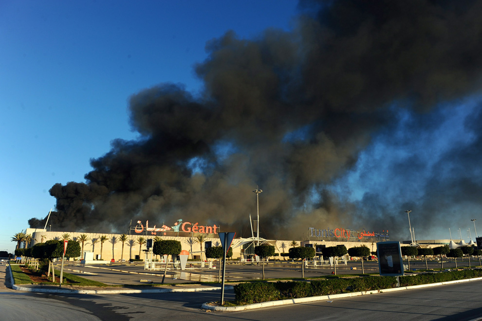 Фотография: Беспорядки в Тунисе №33 - BigPicture.ru