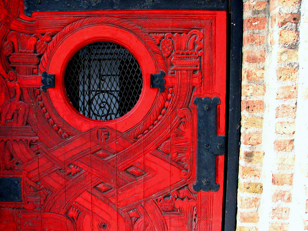 Фотография: Красные двери со всего мира №6 - BigPicture.ru