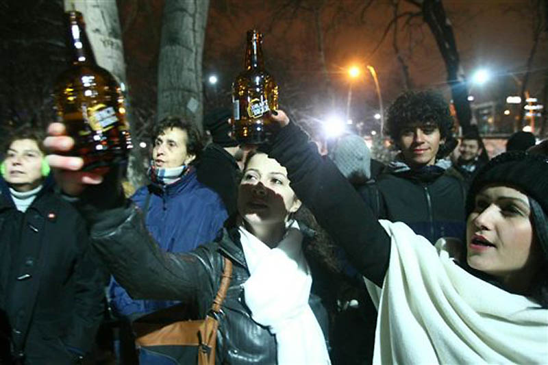 Фотография: Алкогольный флешмоб в турецкой столице №7 - BigPicture.ru