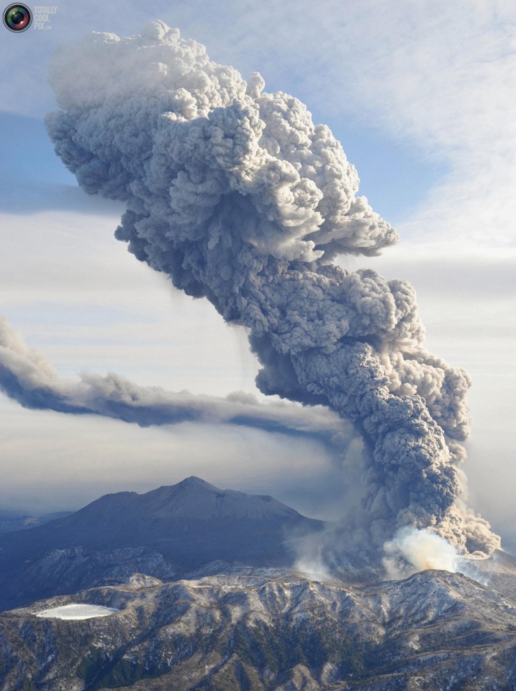 Фотография: Извержение вулкана Синмоэ №4 - BigPicture.ru