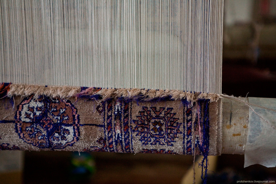 Фотография: Самарканд: Шелковая бумага и ковровый завод №3 - BigPicture.ru