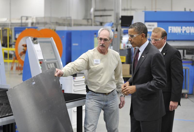 Фотография: Барак Обама посещает предприятия Висконсина №6 - BigPicture.ru