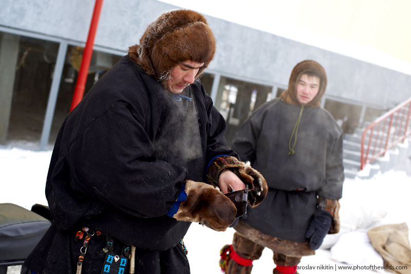 Фотография: Люди из сказок на рынке Салехарда №5 - BigPicture.ru