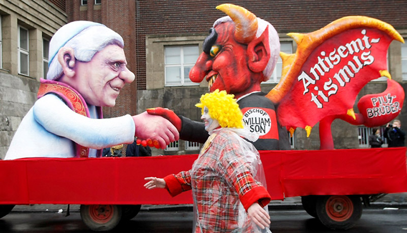 Фотография: Политическая сатира на немецких карнавалах (Часть 1) №15 - BigPicture.ru