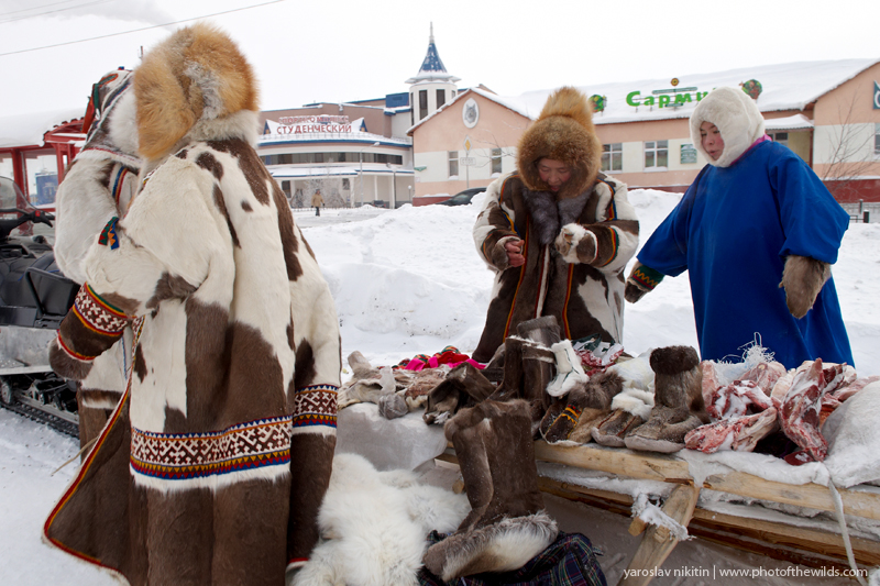 Фотография: Люди из сказок на рынке Салехарда №13 - BigPicture.ru