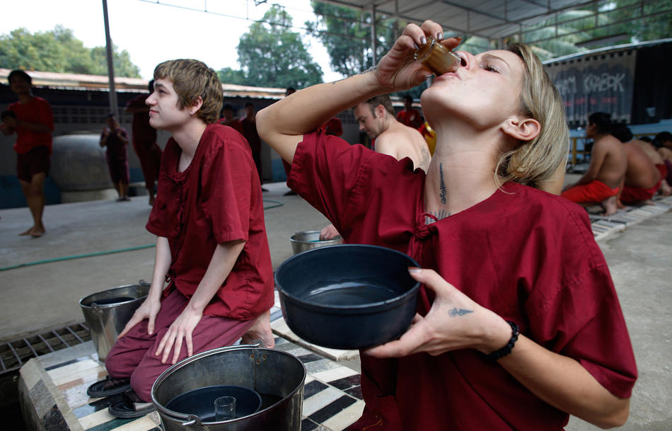Фотография: Лечение наркозависимых в тайском монастыре №5 - BigPicture.ru