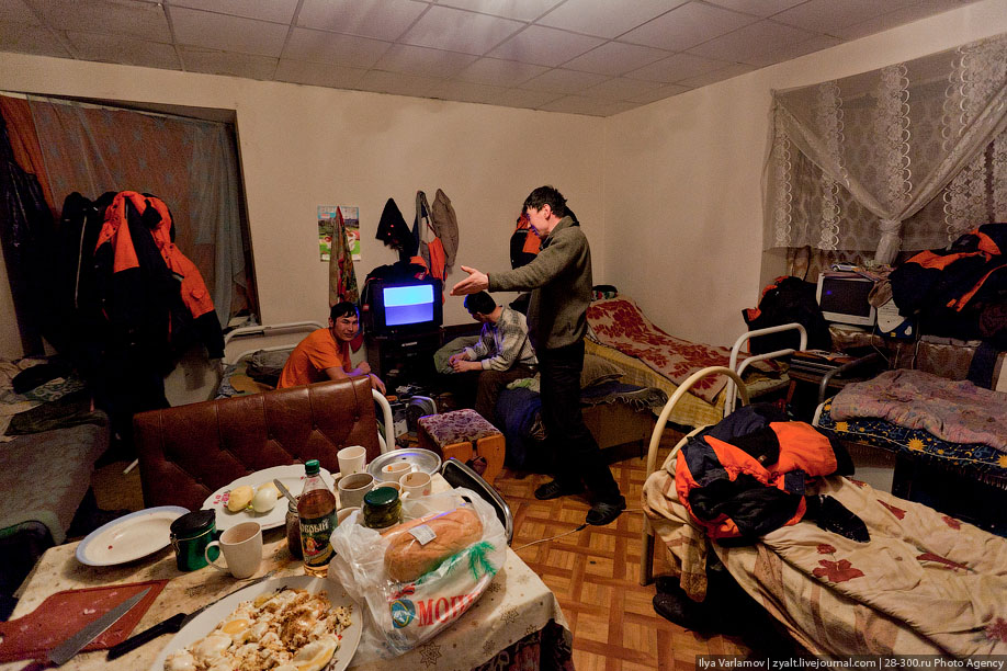 Фотография: Нелегальное общежитие гастарбайтеров №17 - BigPicture.ru