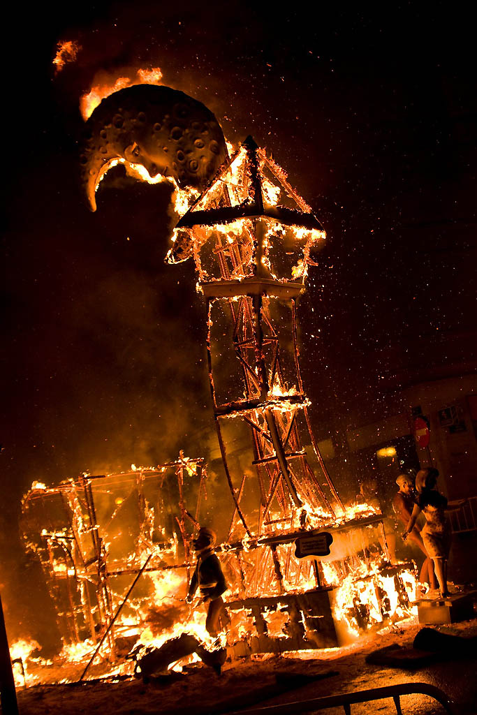 Фотография: Испанский фестиваль Las Fallas: Пламя Валенсии №18 - BigPicture.ru