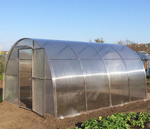 Теплицы из поликарбоната – лучшая замена стеклу и полиэтилену