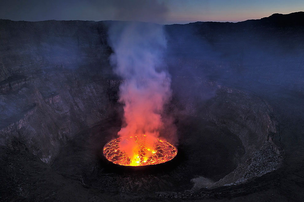 Фотография: Кратер вулкана Нирагонго: путешествие к центру Земли №2 - BigPicture.ru