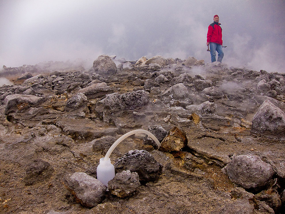Фотография: Кратер вулкана Нирагонго: путешествие к центру Земли №14 - BigPicture.ru