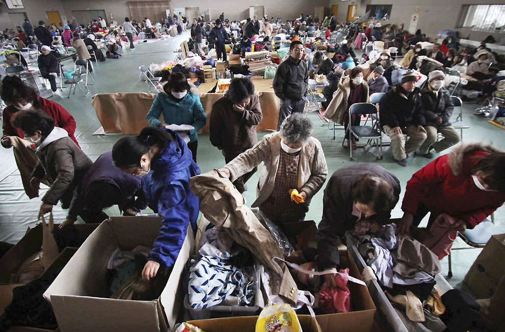 Фотография: Япония: Надежды найти выживших практически нет №15 - BigPicture.ru