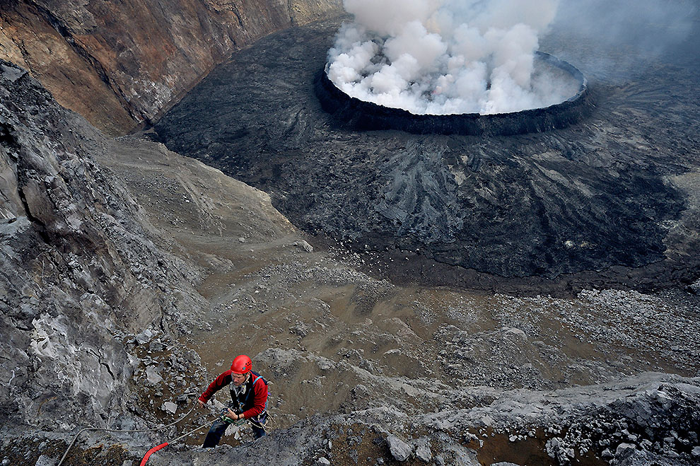 Фотография: Кратер вулкана Нирагонго: путешествие к центру Земли №18 - BigPicture.ru