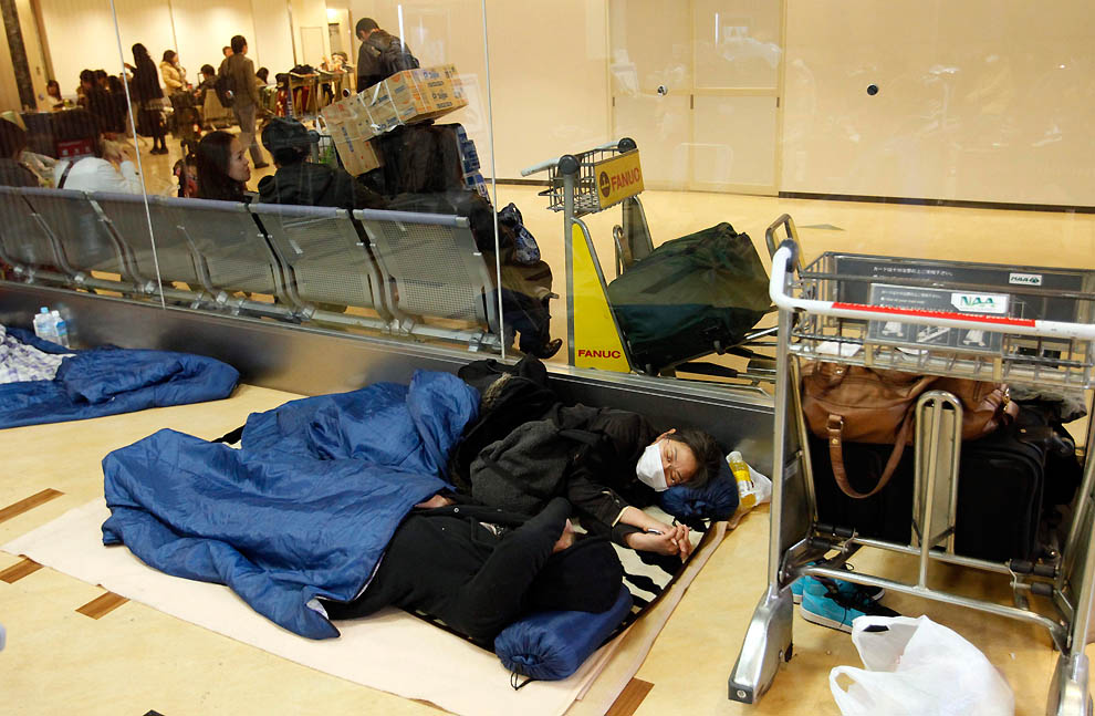 Фотография: Япония: Надежды найти выживших практически нет №27 - BigPicture.ru