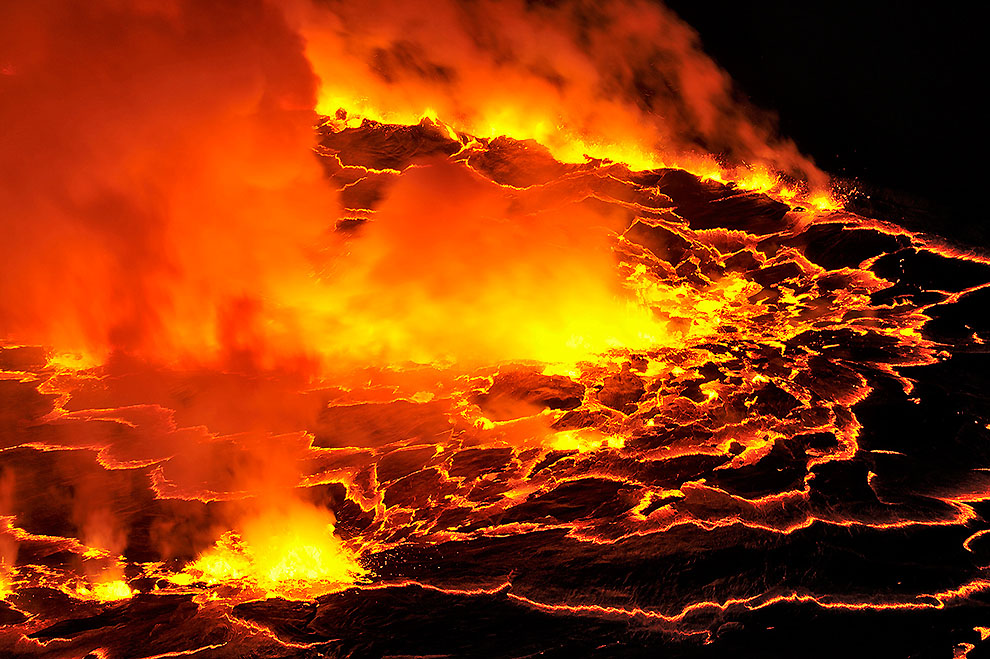 Фотография: Кратер вулкана Нирагонго: путешествие к центру Земли №4 - BigPicture.ru
