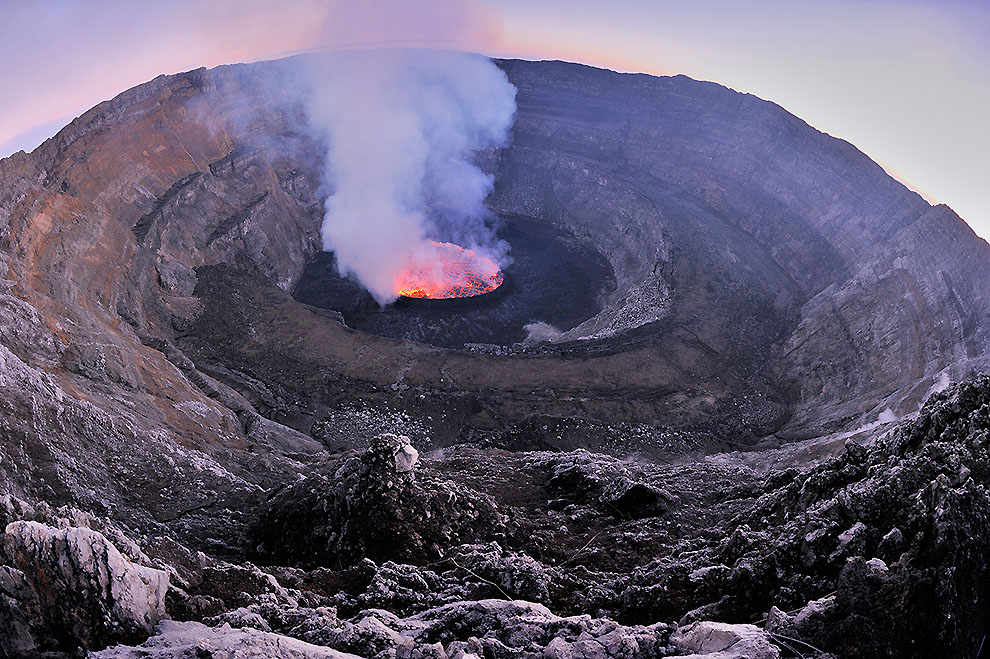 Фотография: Кратер вулкана Нирагонго: путешествие к центру Земли №6 - BigPicture.ru